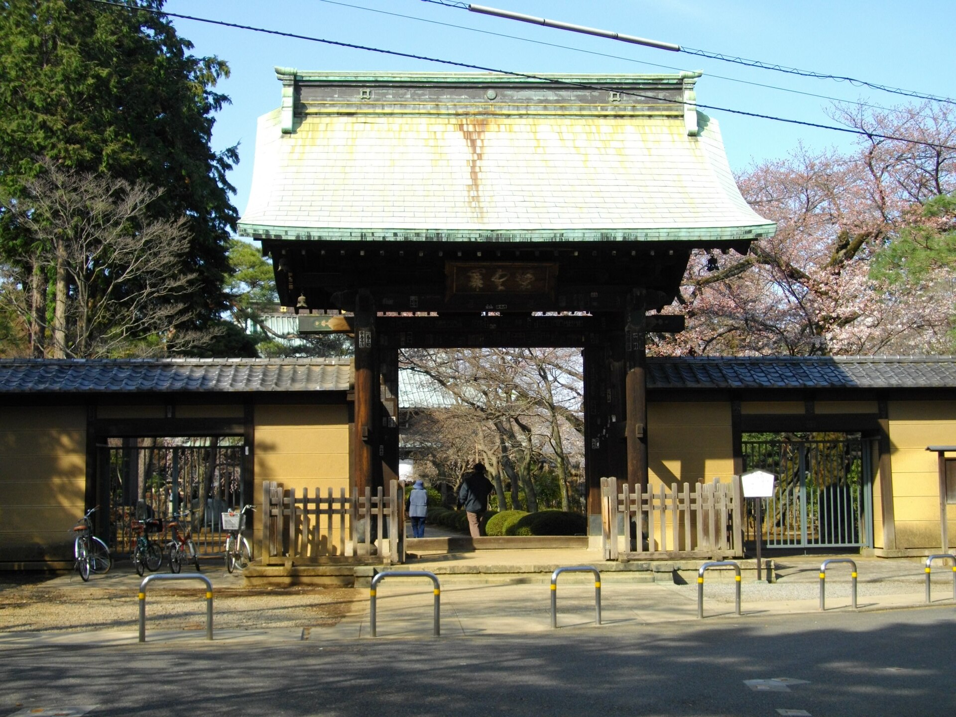 The Sanmon gate of Gotokuji temple