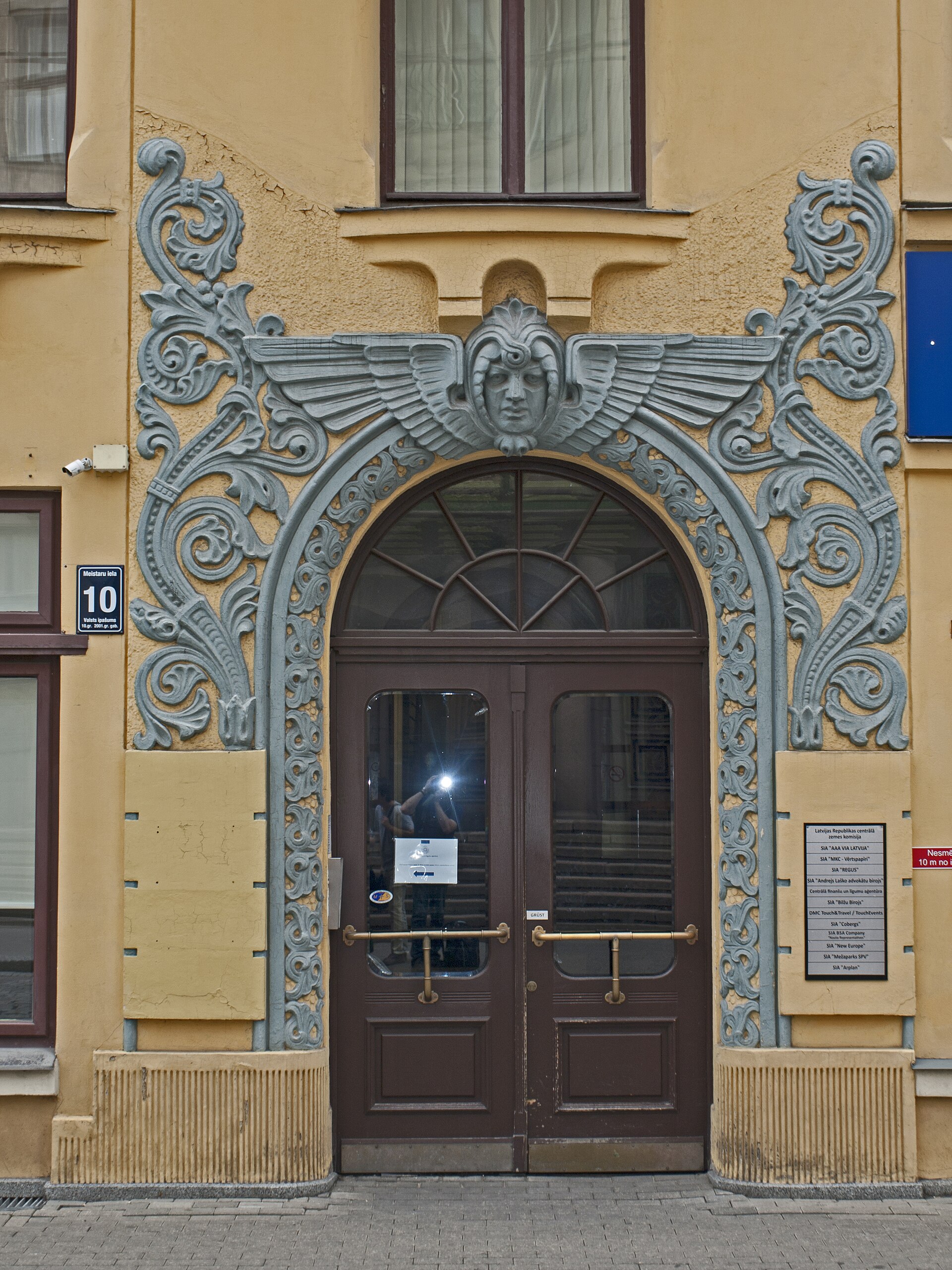 The entrance of the Cat House in Riga